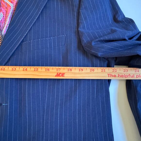 Robert Graham Navy Blue Pinstripe Mens Blazer Size Large EUC Sport Coat Preppy - Picture 12 of 13
